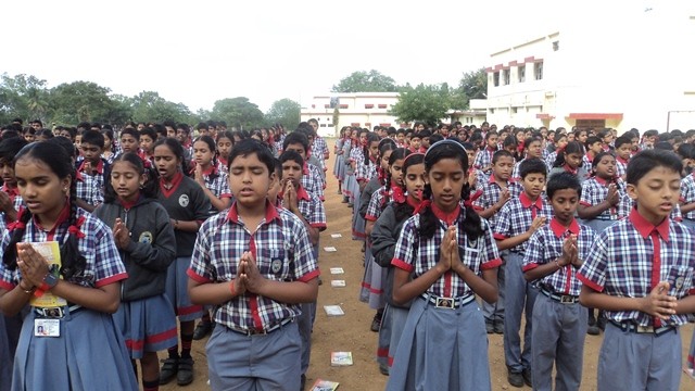 సెక్యులర్ ముసుగులో విద్యాలయ ప్రార్ధనలకు సైతం అభ్యంతరాలు