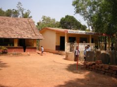 గ్రామంలో స్థిరపడ్డ ఆదర్శ ప్రభుత్వ ఉపాధ్యాయుడు