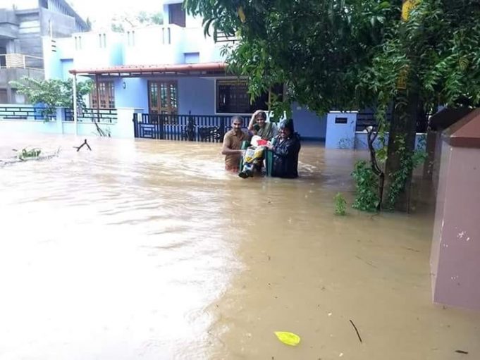 కేరళ భీభత్సం: తెచ్చిపెట్టుకున్న వరద
