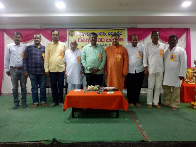 పాత్రికేయులు ప్రశ్నించే గొంతుక కావాలి – కెయు జర్నలిజం శాఖ అధిపతి మల్లేశ్వర్