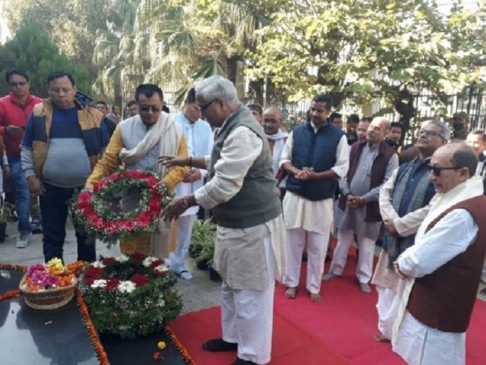 Bhaiyyaji Joshi visits INA Memorial at Moirange, pays tributes to Netaji