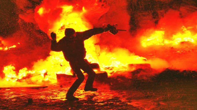 భైంసాలో బీభత్సం: ఇళ్ళు దగ్ధం.. ఉద్రిక్త పరిస్థితులు