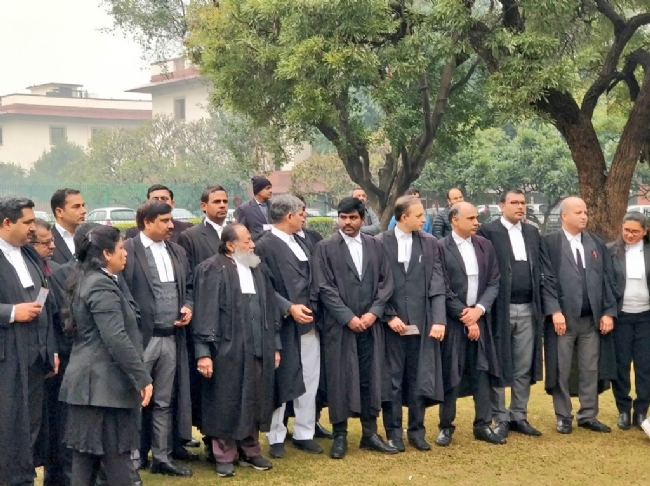 Supreme Court lawyers sing Vande Mataram to express support for CAA
