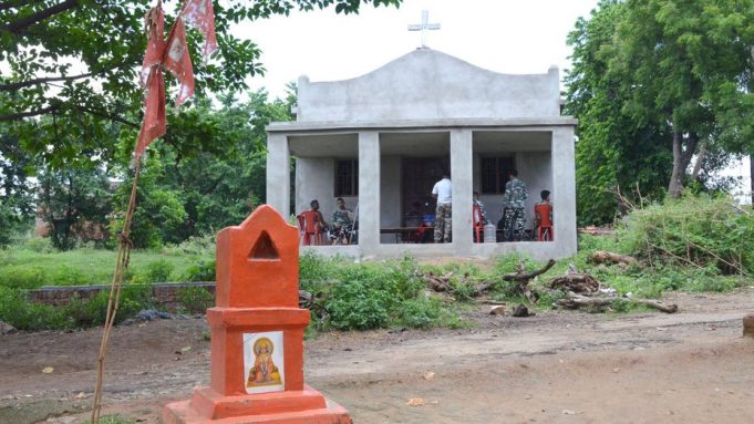 విద్యాబోధన ముసుగులో క్రైస్తవ మతమార్పిళ్లు: గ్రామంలో ఉద్రిక్తత.. నిషేధాజ్ఞలు