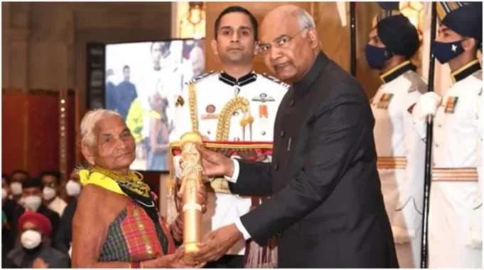 వనదేవత “తులసి గౌడ” కు పద్మ శ్రీ పురస్కారం